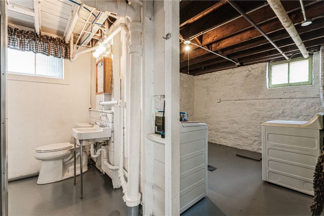 1602 1st Avenue NW, Cedar Rapids, IA 52405