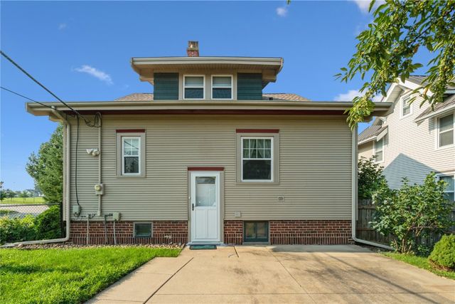 1602 1st Avenue NW, Cedar Rapids, IA 52405