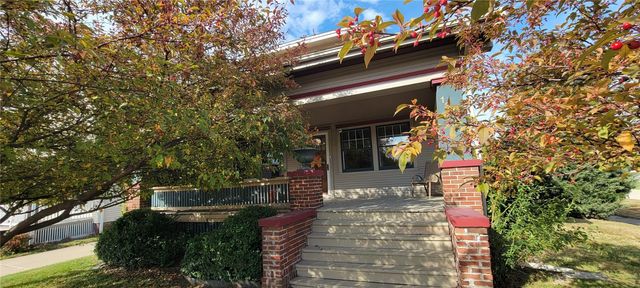 1602 1st Avenue NW, Cedar Rapids, IA 52405