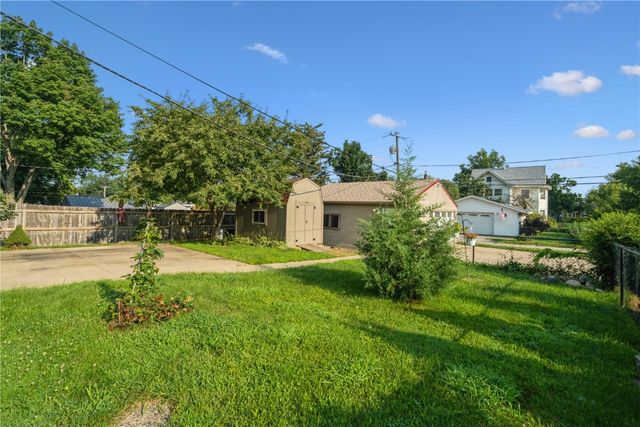 1602 1st Avenue NW, Cedar Rapids, IA 52405