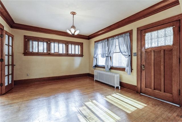 1602 1st Avenue NW, Cedar Rapids, IA 52405