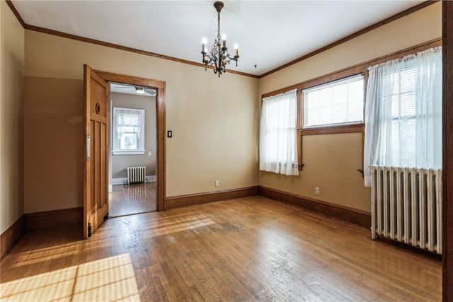 1602 1st Avenue NW, Cedar Rapids, IA 52405