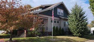 1602 1st Avenue NW, Cedar Rapids, IA 52405