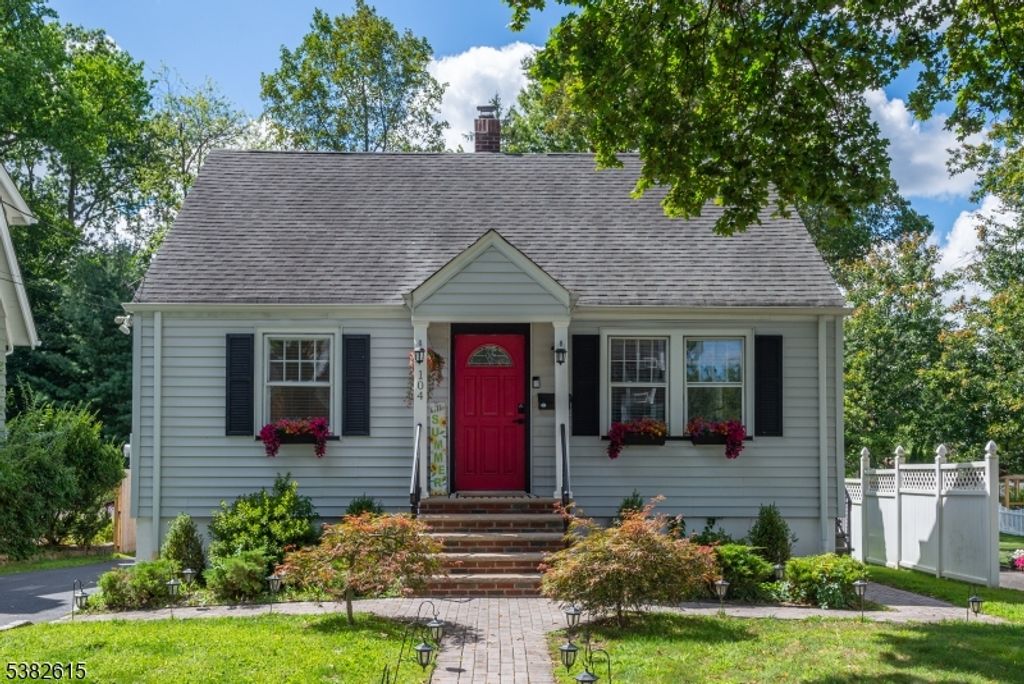 104 Ravine Ave, West Caldwell Twp., NJ 07006