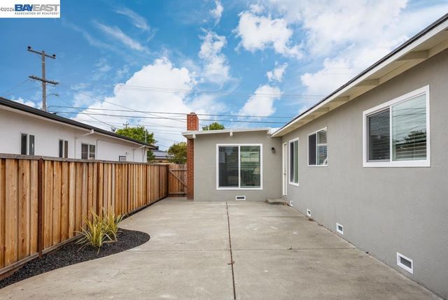 36637 Burdick St, Newark, CA 94560