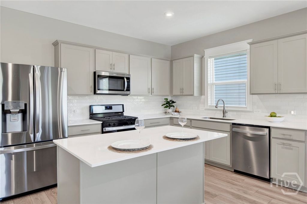 Image 10 of property listing at 815 Longleaf Drive, Richmond Hill, GA 31324