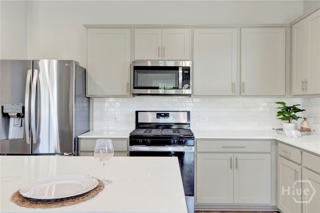 Image 11 of property listing at 815 Longleaf Drive, Richmond Hill, GA 31324