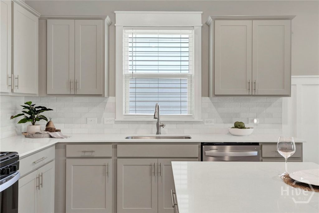 Image 12 of property listing at 815 Longleaf Drive, Richmond Hill, GA 31324