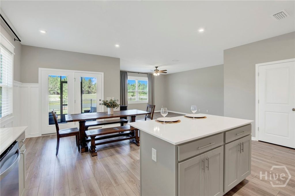 Image 13 of property listing at 815 Longleaf Drive, Richmond Hill, GA 31324