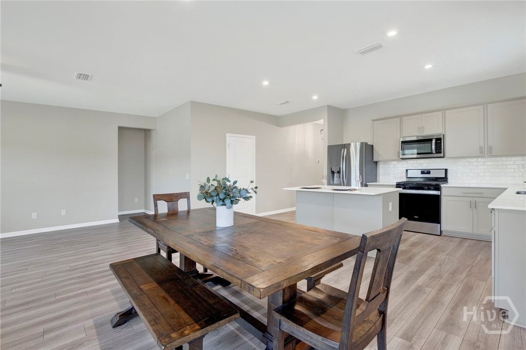 Image 15 of property listing at 815 Longleaf Drive, Richmond Hill, GA 31324