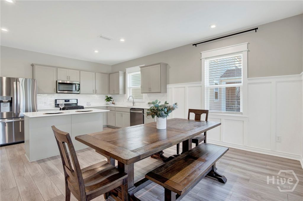 Image 16 of property listing at 815 Longleaf Drive, Richmond Hill, GA 31324