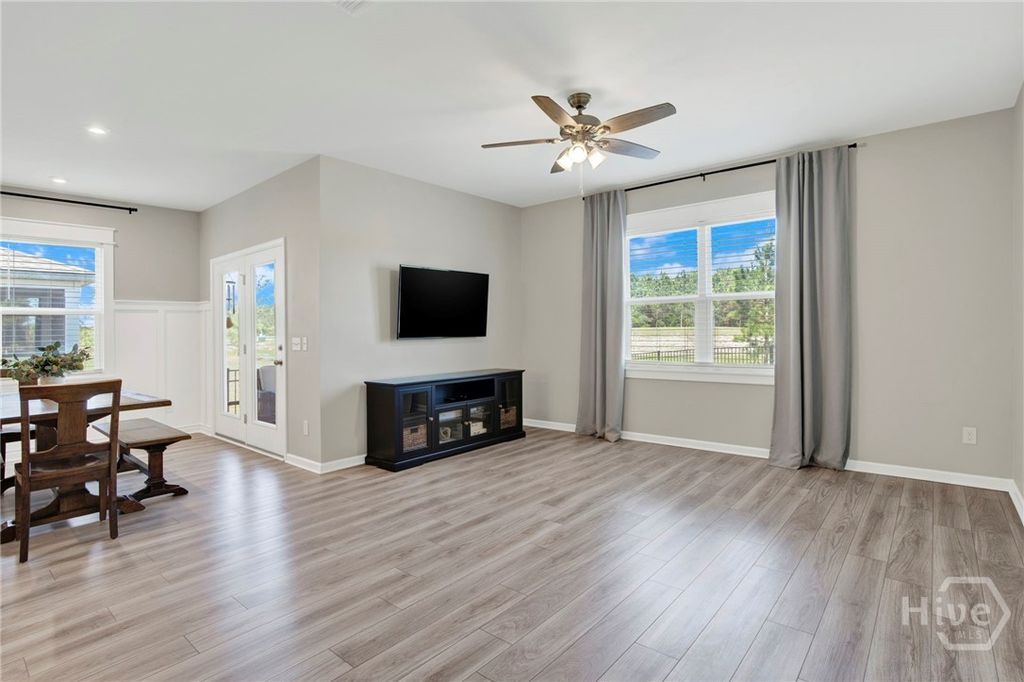 Image 6 of property listing at 815 Longleaf Drive, Richmond Hill, GA 31324