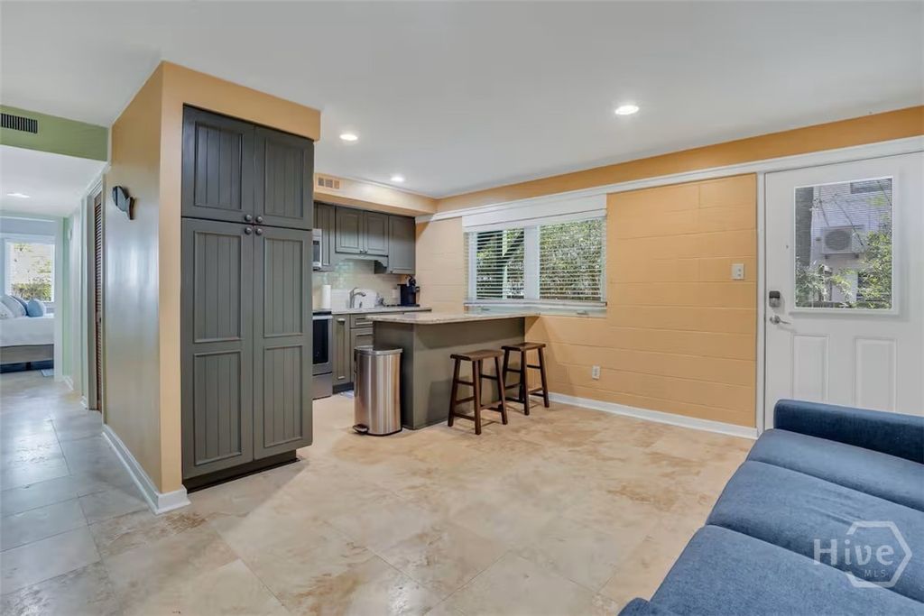 Image 12 of property listing at 14 17th Street, Tybee Island, GA 31328