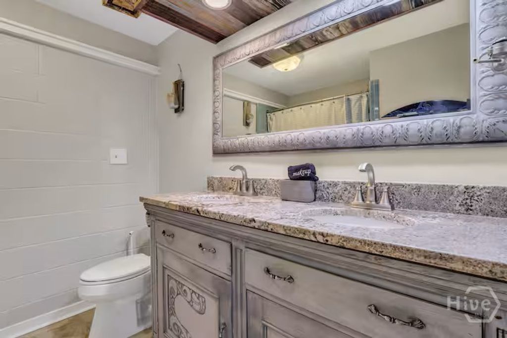 Image 15 of property listing at 14 17th Street, Tybee Island, GA 31328