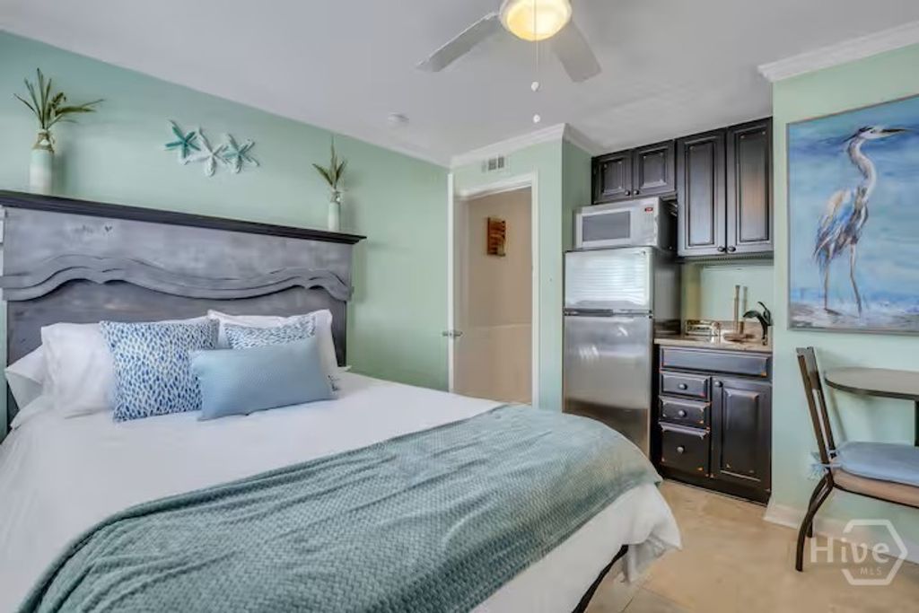 Image 16 of property listing at 14 17th Street, Tybee Island, GA 31328