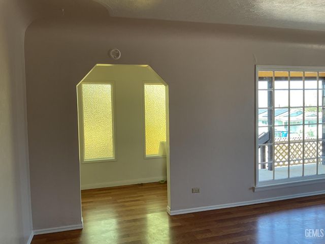 401 F Street, Taft, CA 93268