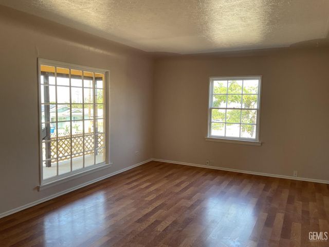 401 F Street, Taft, CA 93268