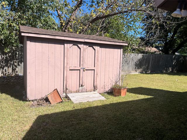 11702 Ensbrook Drive, Houston, TX 77099