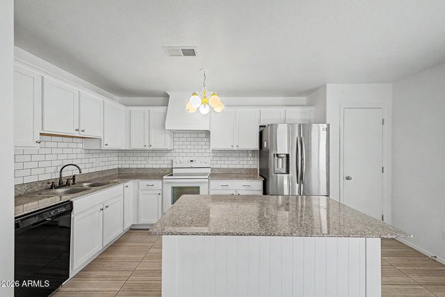 1882 W ROAD AGENT Street, Apache Junction, AZ 85120