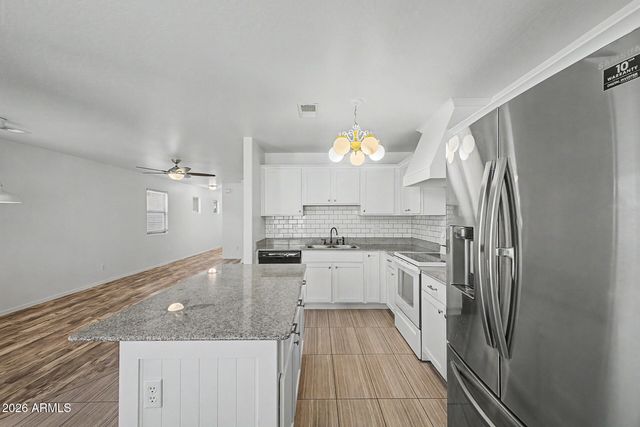 1882 W ROAD AGENT Street, Apache Junction, AZ 85120
