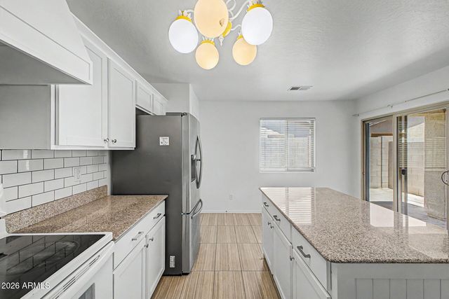 1882 W ROAD AGENT Street, Apache Junction, AZ 85120