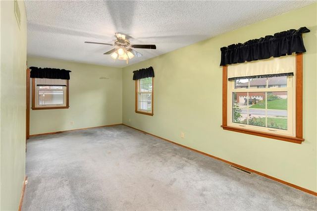3801 STONEWALL Court, Independence, MO 64055