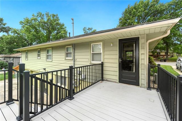 3801 STONEWALL Court, Independence, MO 64055