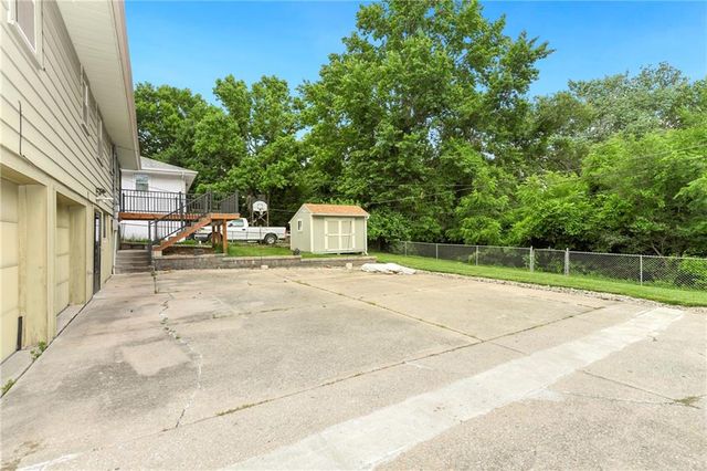 3801 STONEWALL Court, Independence, MO 64055