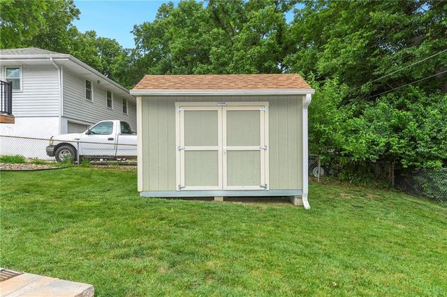 3801 STONEWALL Court, Independence, MO 64055