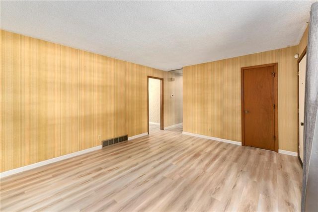 3801 STONEWALL Court, Independence, MO 64055