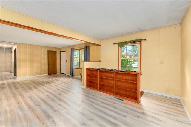 3801 STONEWALL Court, Independence, MO 64055