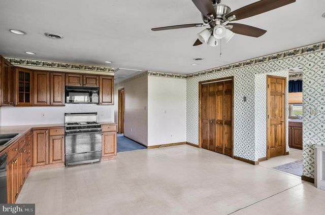 496 MEDFORD LAKES RD, Tabernacle, NJ 08088