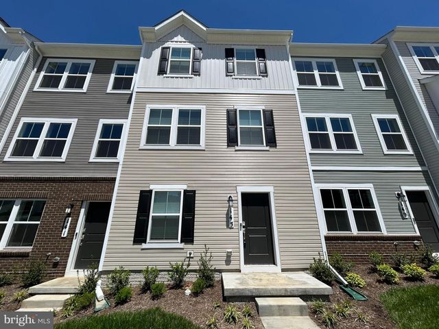 145 SWAN FIELD AVE, Ranson, WV 25438