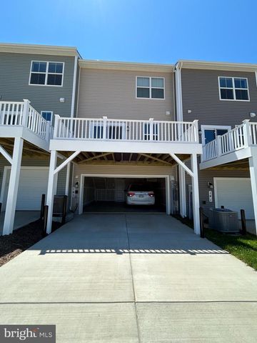 145 SWAN FIELD AVE, Ranson, WV 25438