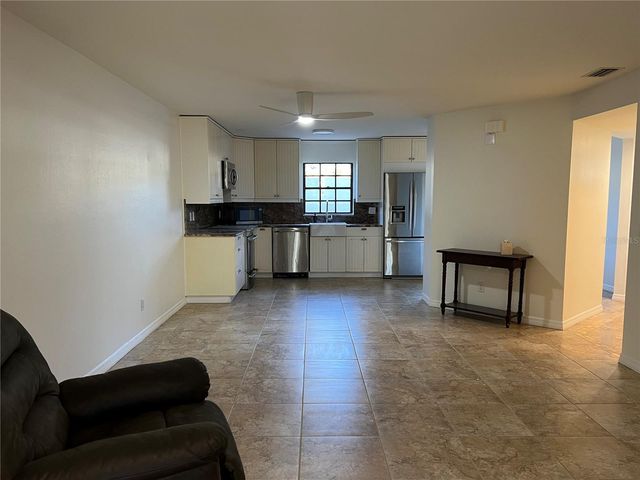 18714 WIMBLEDON CIRCLE 18714, Lutz, FL 33558