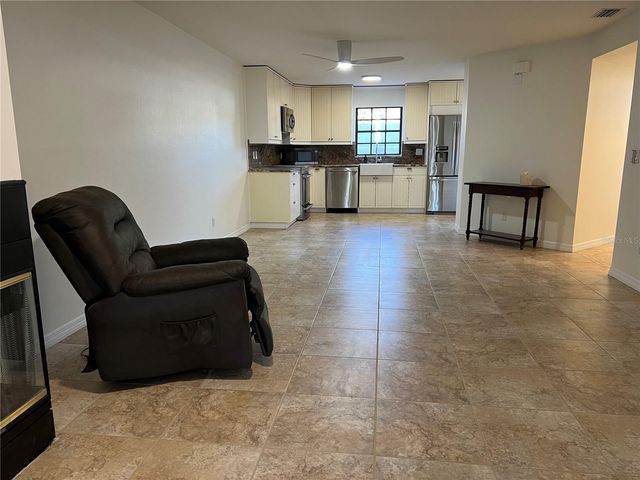 18714 WIMBLEDON CIRCLE 18714, Lutz, FL 33558