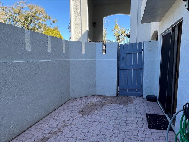 18714 WIMBLEDON CIRCLE 18714, Lutz, FL 33558