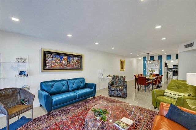 4060 N Hills Drive 32, Hollywood, FL 33021