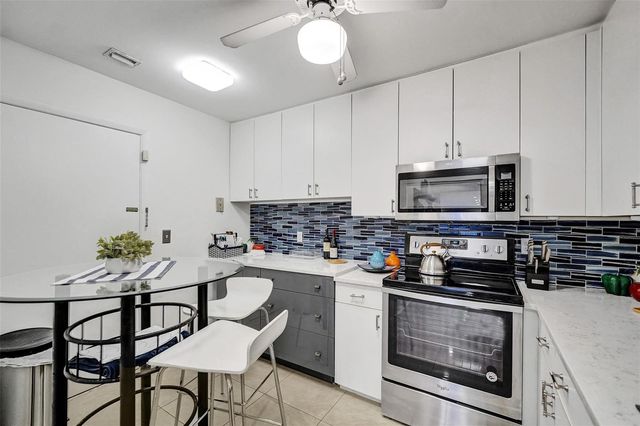 4060 N Hills Drive 32, Hollywood, FL 33021