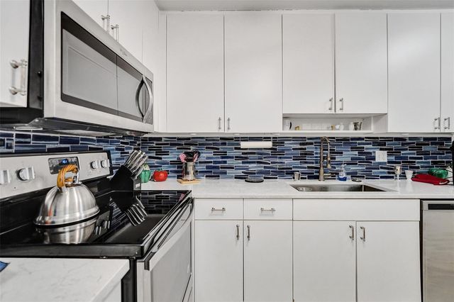 4060 N Hills Drive 32, Hollywood, FL 33021