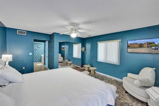 4060 N Hills Drive 32, Hollywood, FL 33021