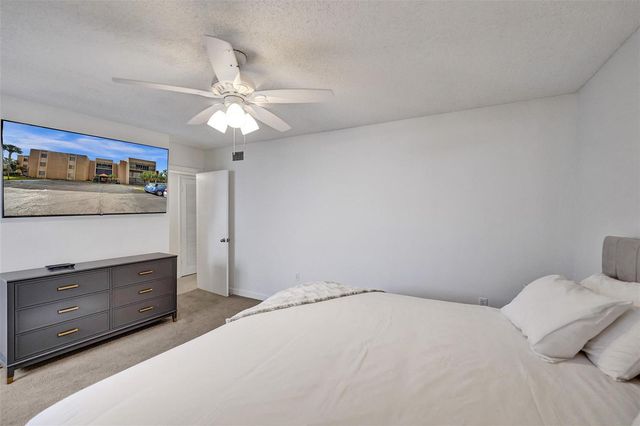 4060 N Hills Drive 32, Hollywood, FL 33021
