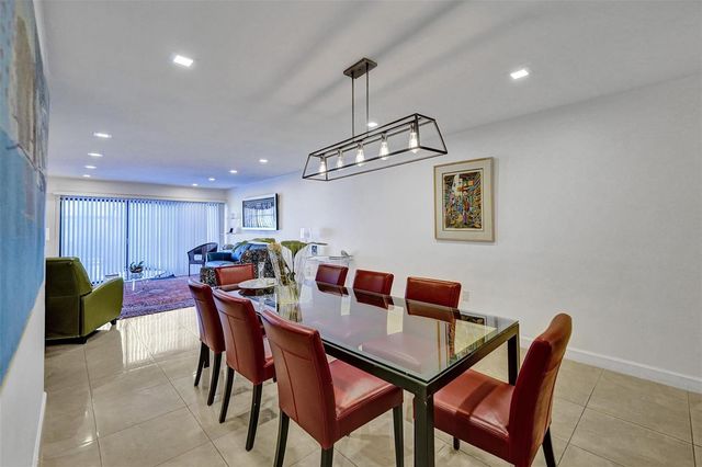 4060 N Hills Drive 32, Hollywood, FL 33021
