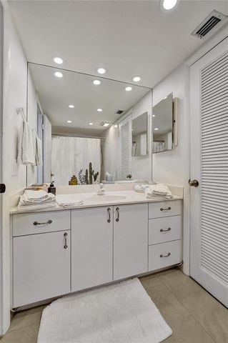 4060 N Hills Drive 32, Hollywood, FL 33021