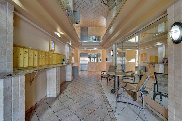 4060 N Hills Drive 32, Hollywood, FL 33021
