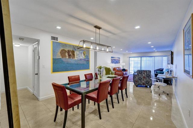 4060 N Hills Drive 32, Hollywood, FL 33021
