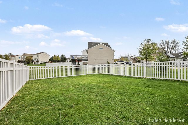 5918 Eaglechase Drive SE, Grand Rapids, MI 49512