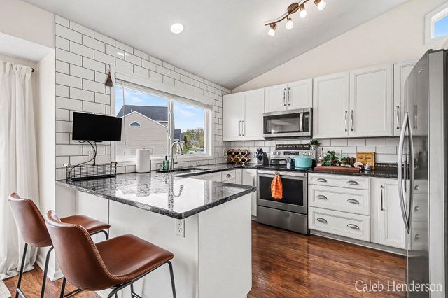 5918 Eaglechase Drive SE, Grand Rapids, MI 49512