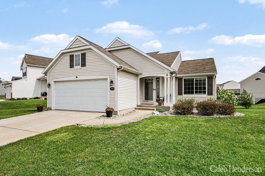 5918 Eaglechase Drive SE, Grand Rapids, MI 49512