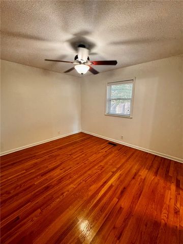 922 S 15th Street, Rogers, AR 72758
